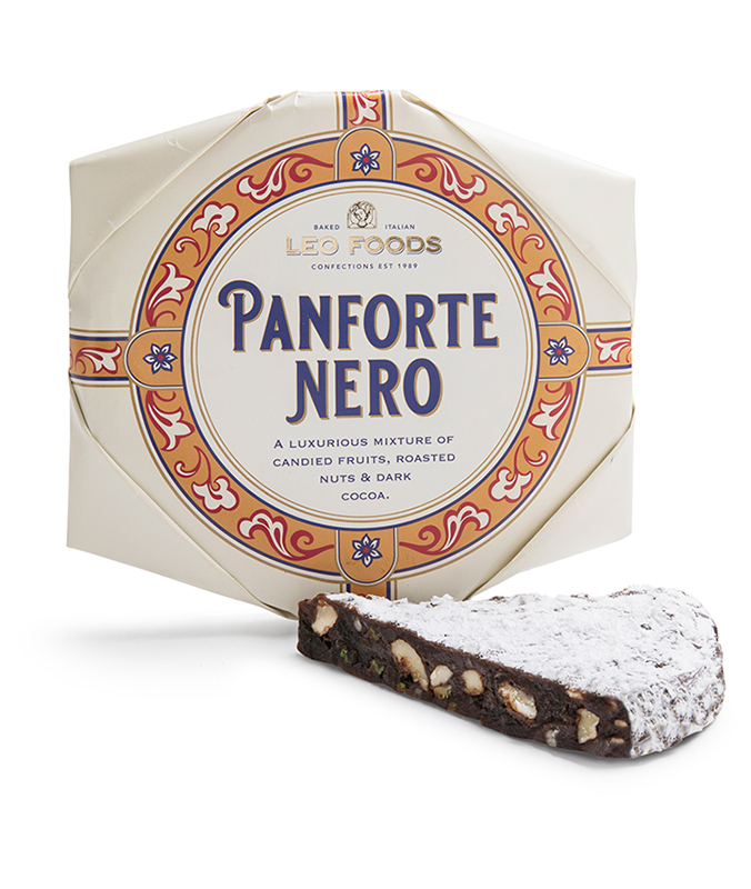 Pan Forte Nero in its decorative box